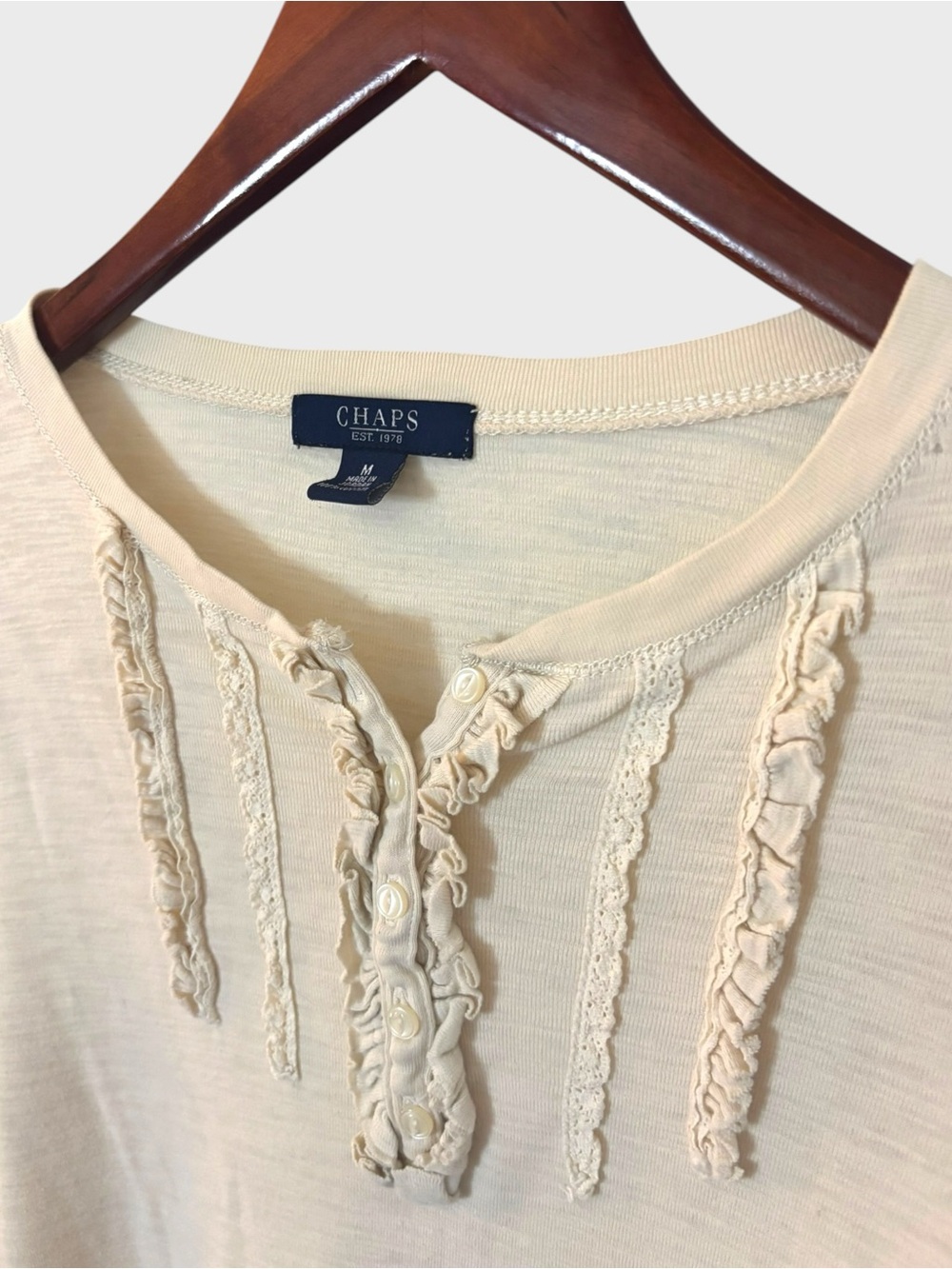 Chaps Cream Ruffle Henley Top 100% Cotton Y2K Size M - Picture 2 of 8